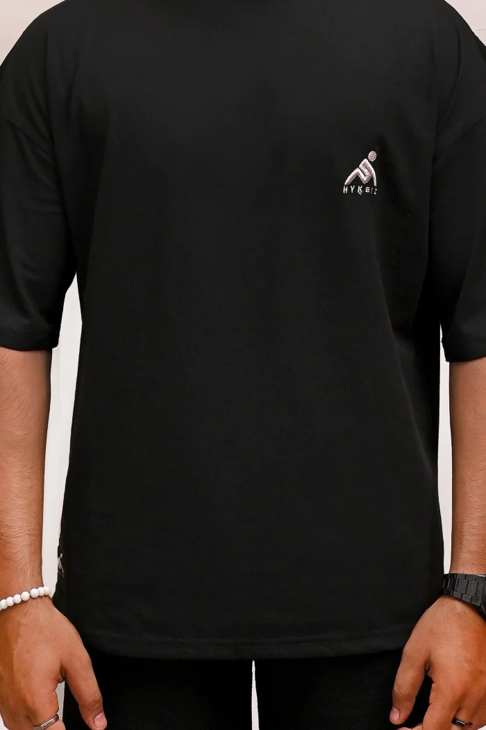 OVERSIZED COMFORT BLACK TEE - Image 2